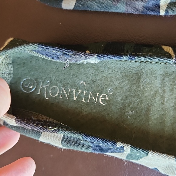 KONVINE camouflage skulls ballet flats size small (6-6.5) - Picture 6 of 11
